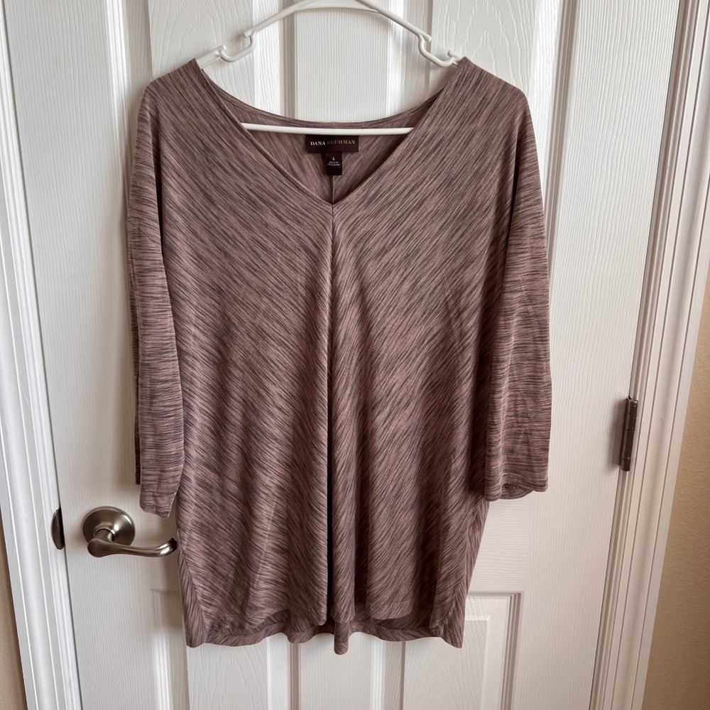 Dana Buchman Women's Top Size L V-Neck 3/4 Sleeve Blouse Casual‎